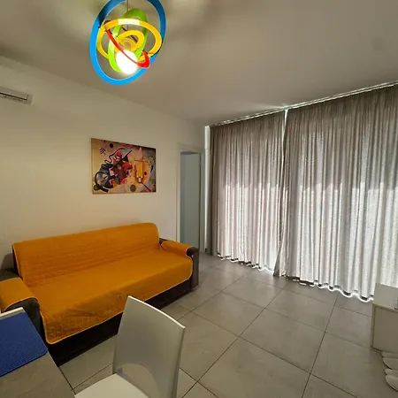 Apartment Lovely One Bedroom *
